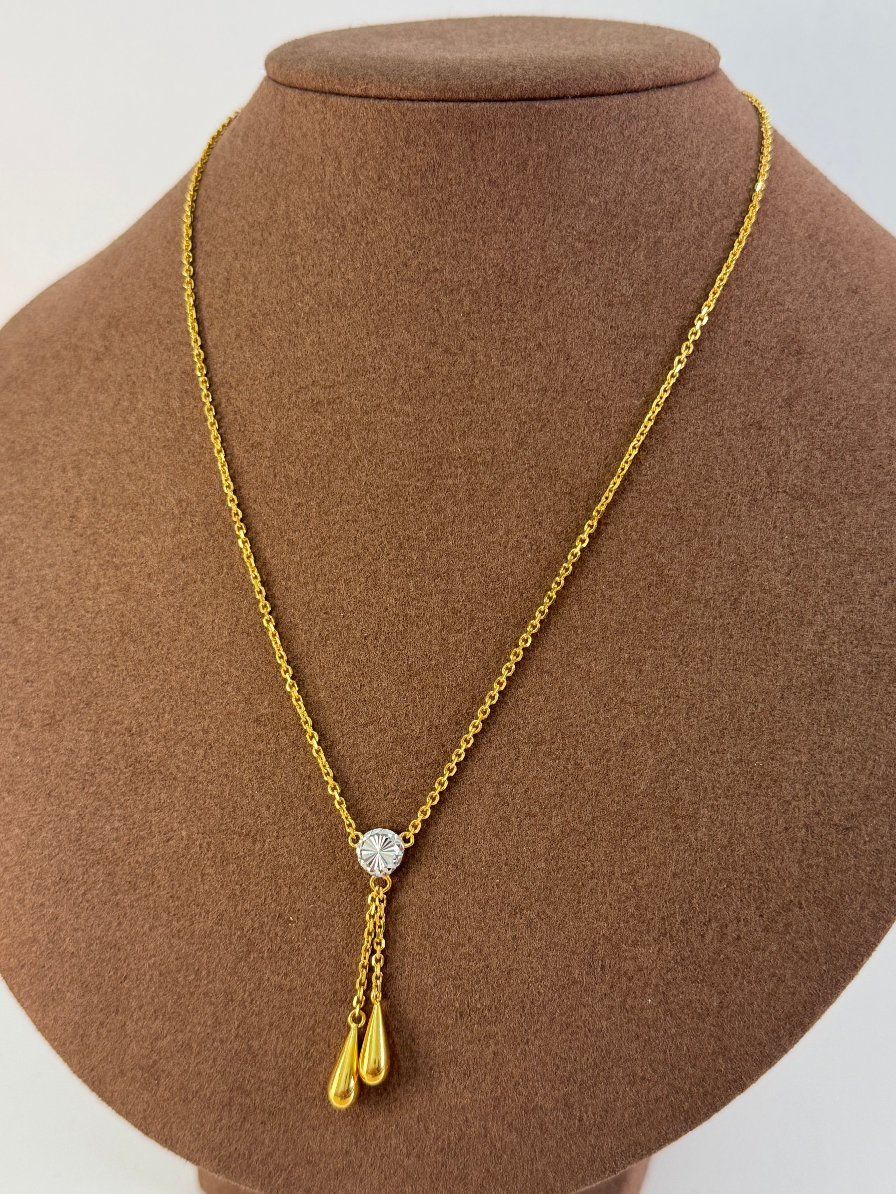 DIAMOND CUT TEARDROP NECKLACE