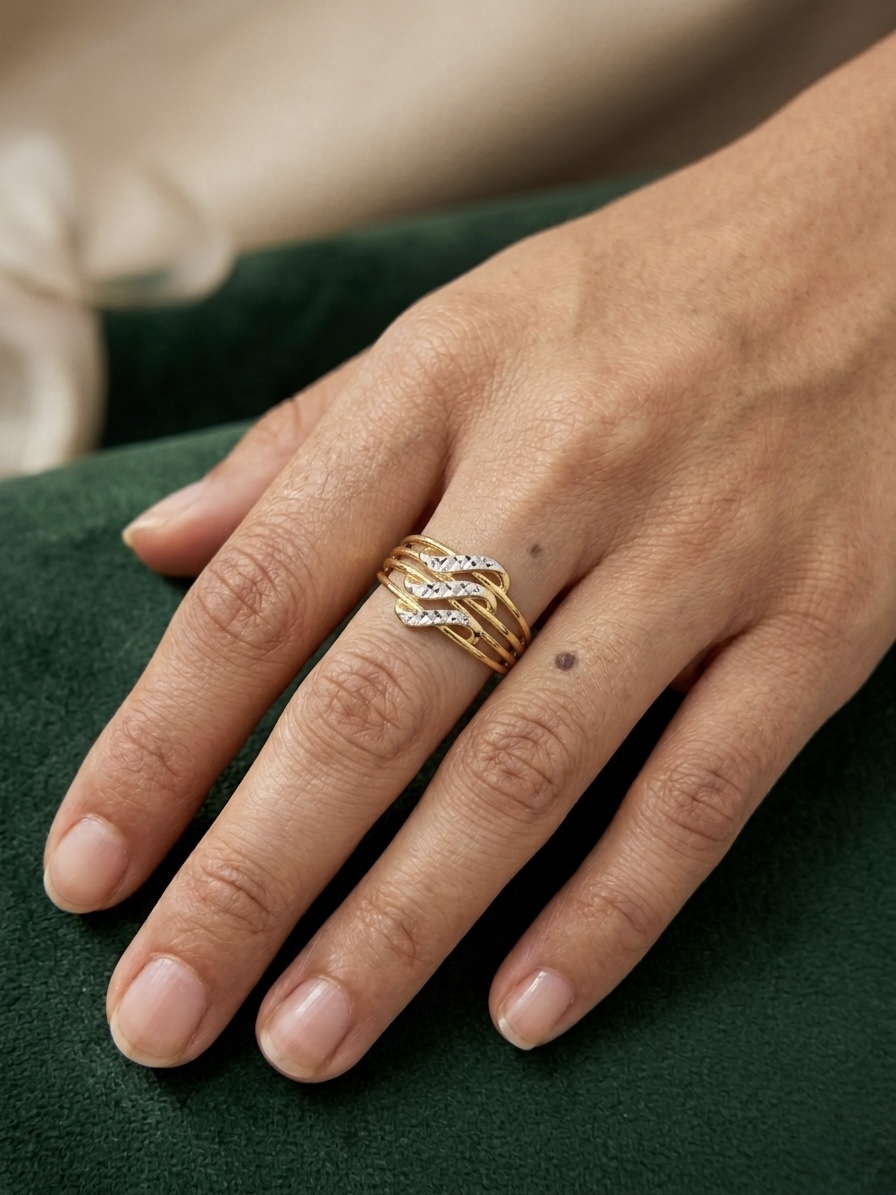 WAVE THREE LAYER DIAMOND CUT RING