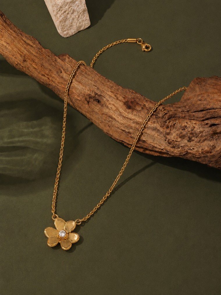 FLOWER CURVY DIAMOND NECKLACE