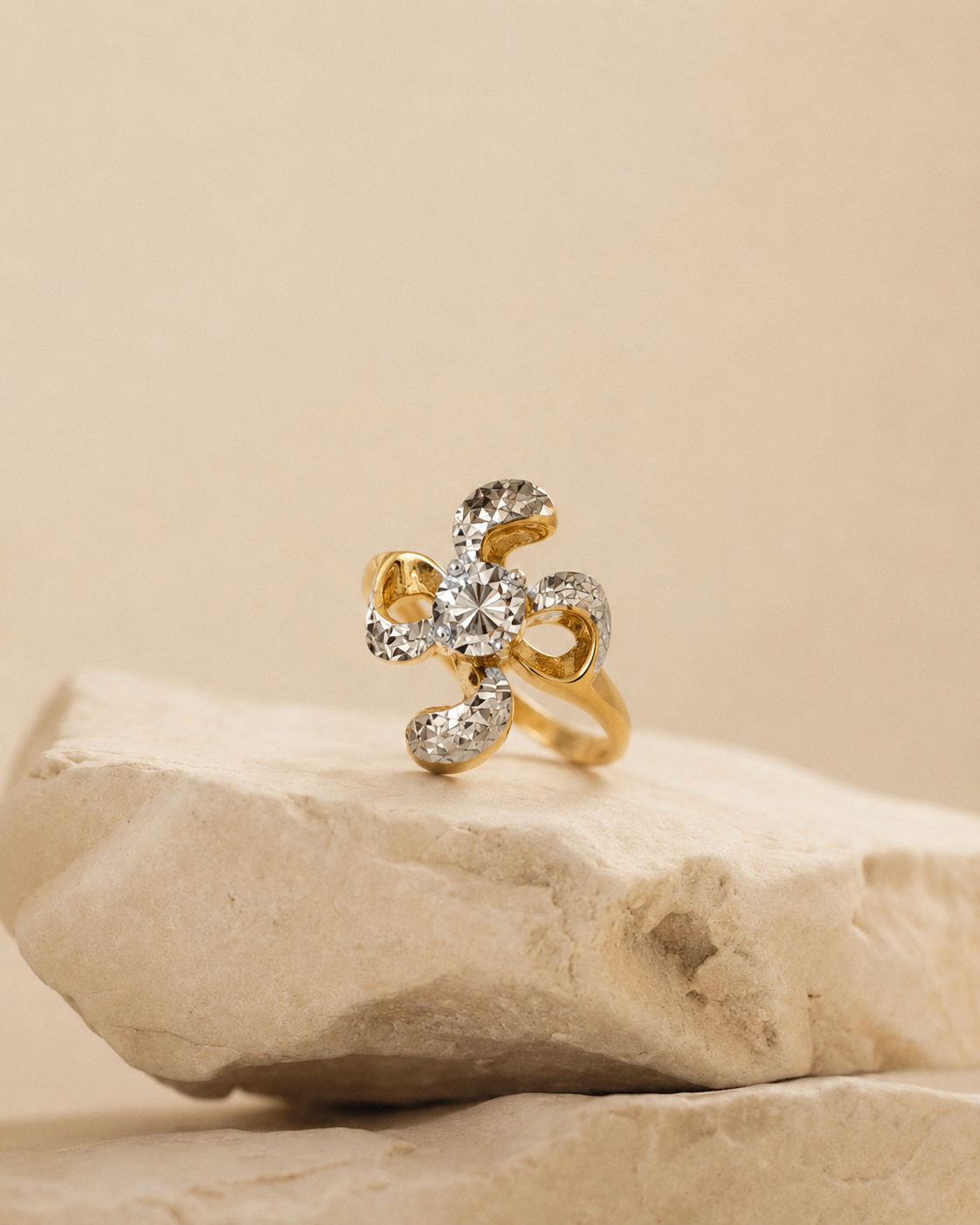 PAHAT DIAMOND BUNGA RING
