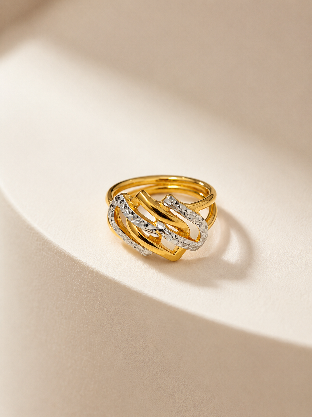 PAHAT DIAMOND CROWN RING