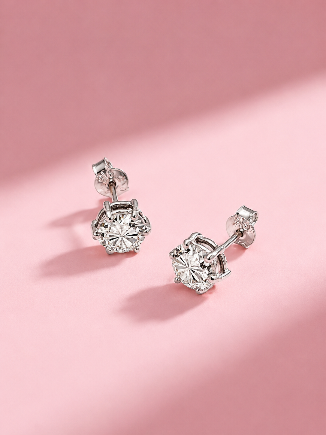 SINGLE PAHAT DIAMOND CHROME EARRING