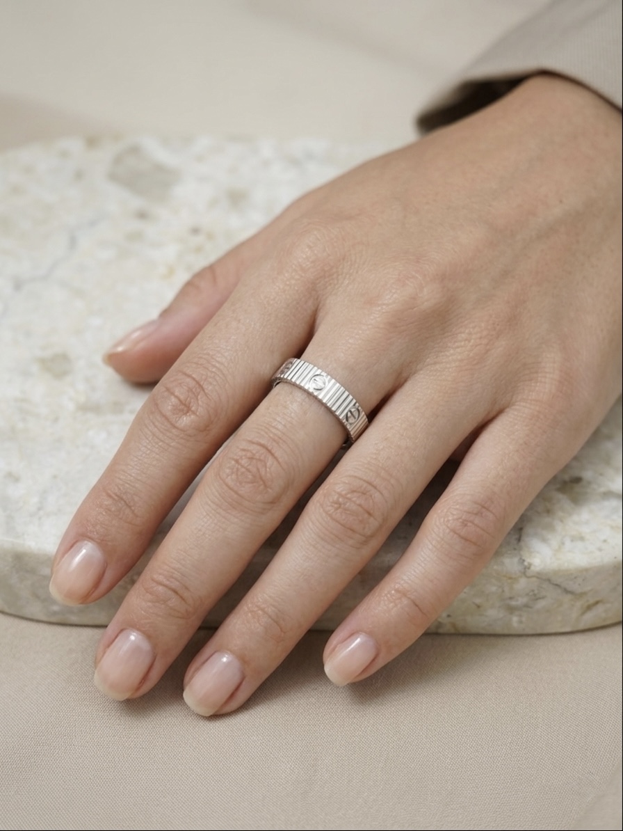 CTR SIGN WHITE GOLD RING
