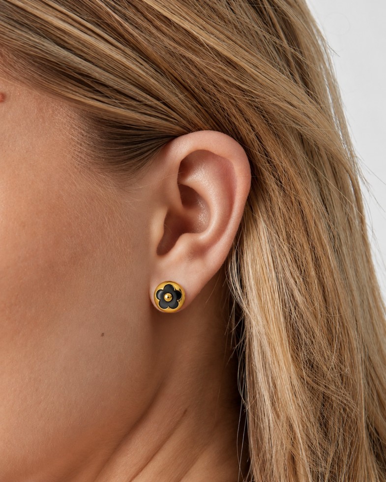 CLOVER BLACK ENAMEL EAR RING