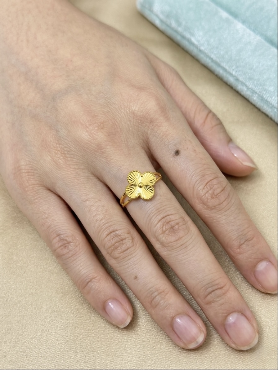 CLOVER GOLD RING