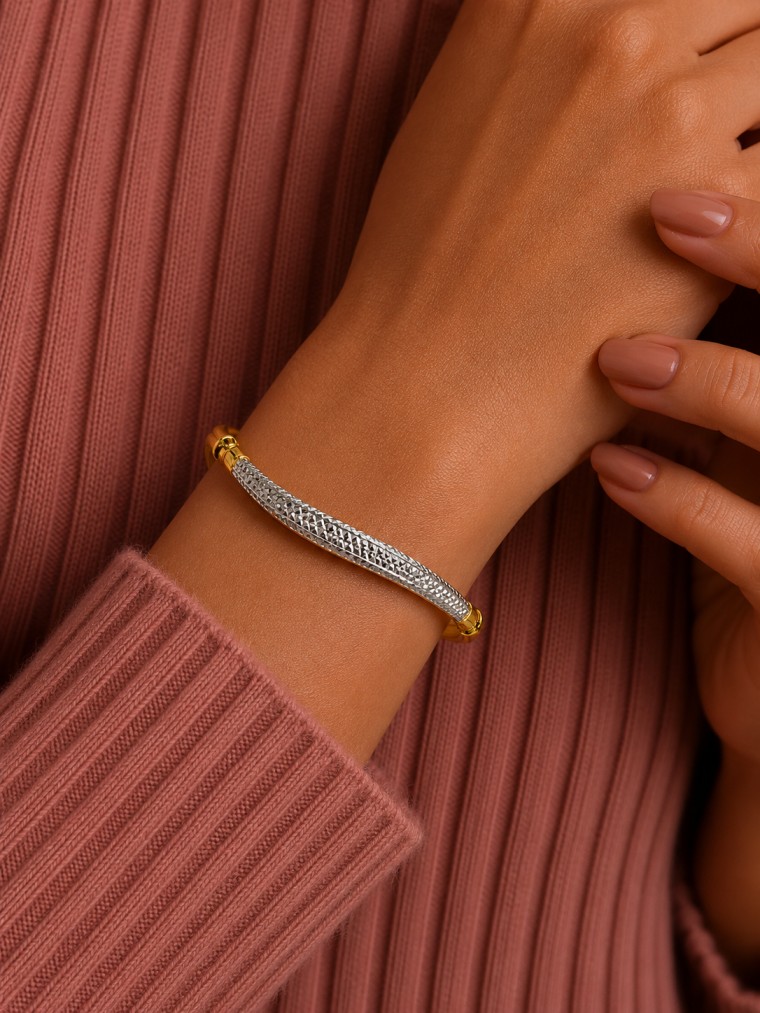 PAHAT DIAMOND SWIRL BANGLE