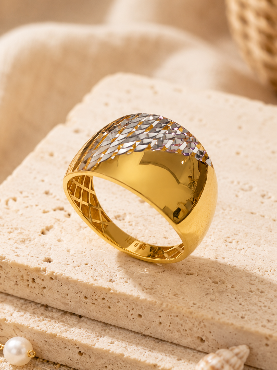 PAHAT DIAMOND EDGES RING