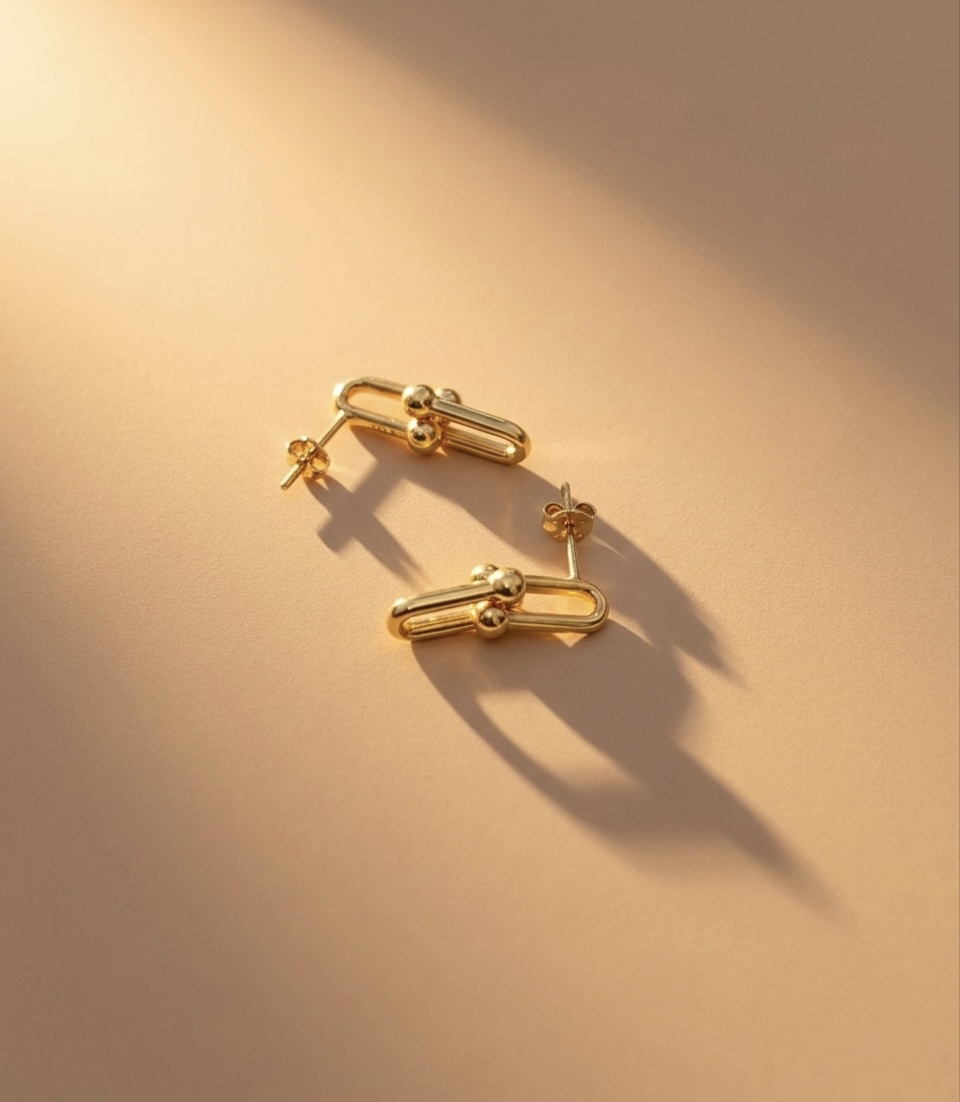 HARDWARE STAND EARING