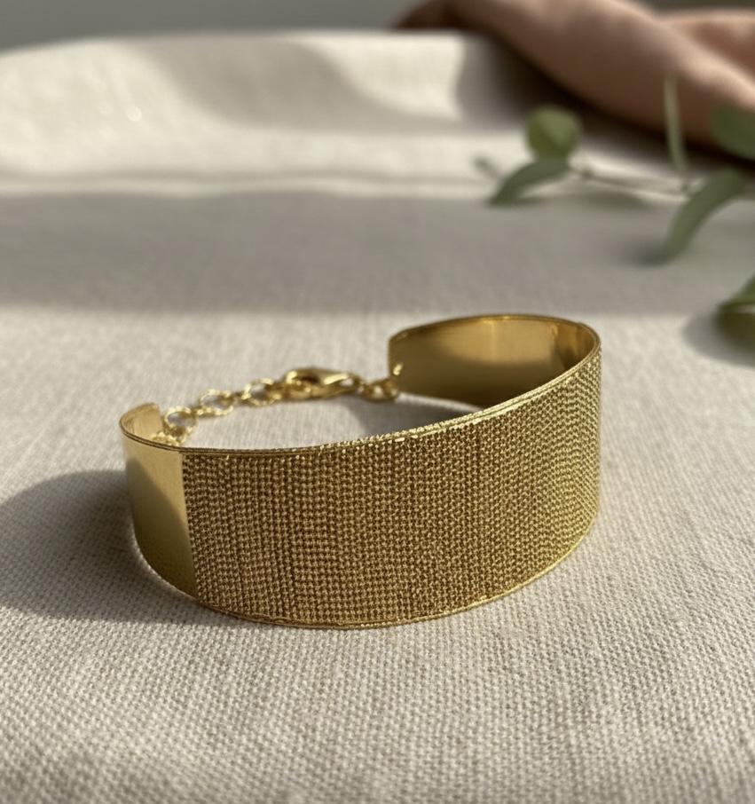 STELLAR BANGLE MEDIUM GOLD