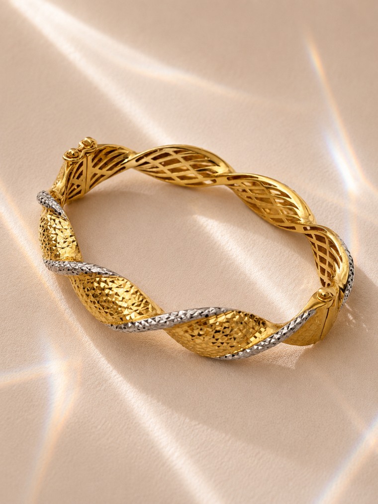 LANY SWIRL BANGLE