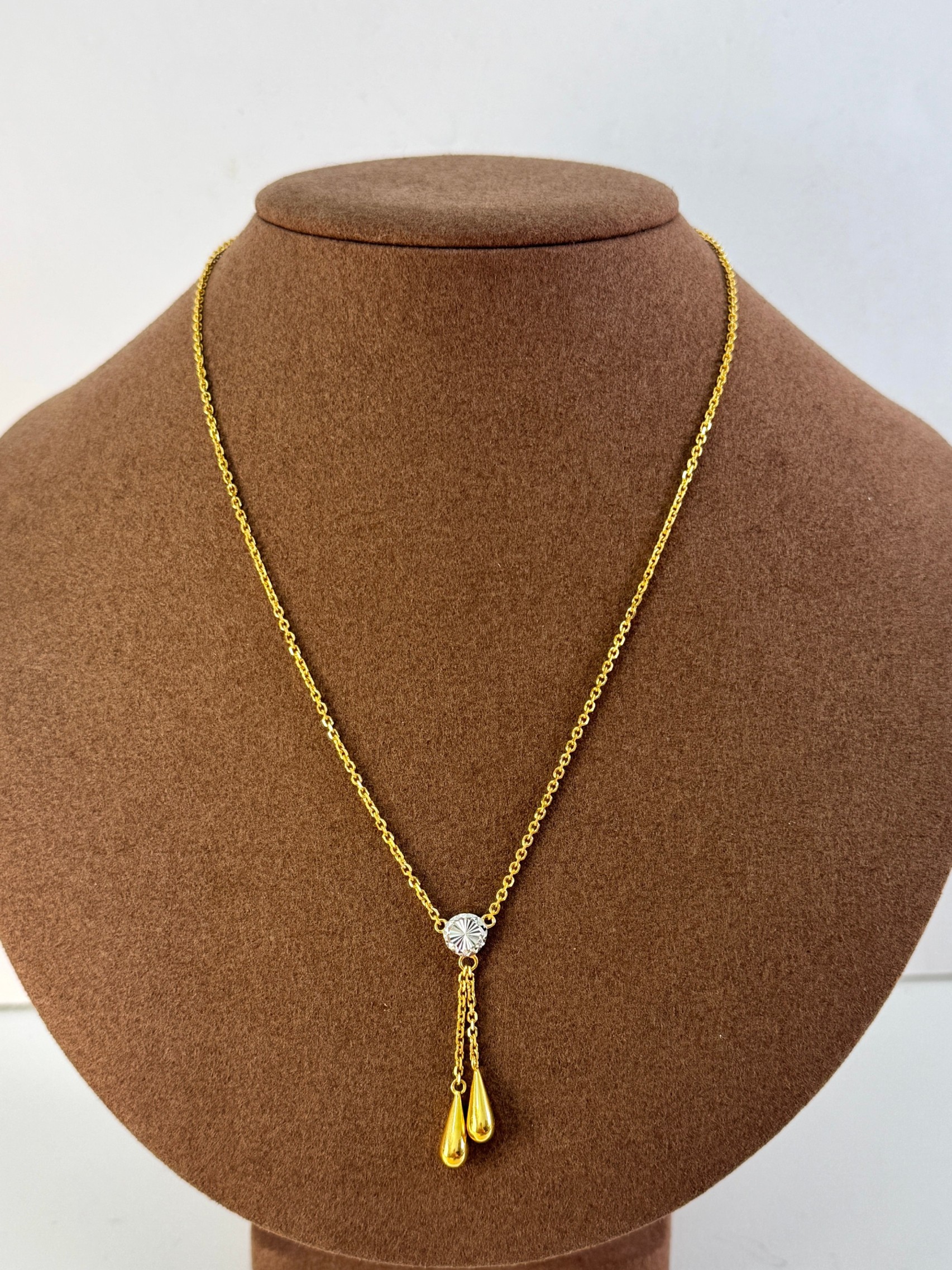 DIAMOND CUT TEARDROP NECKLACE