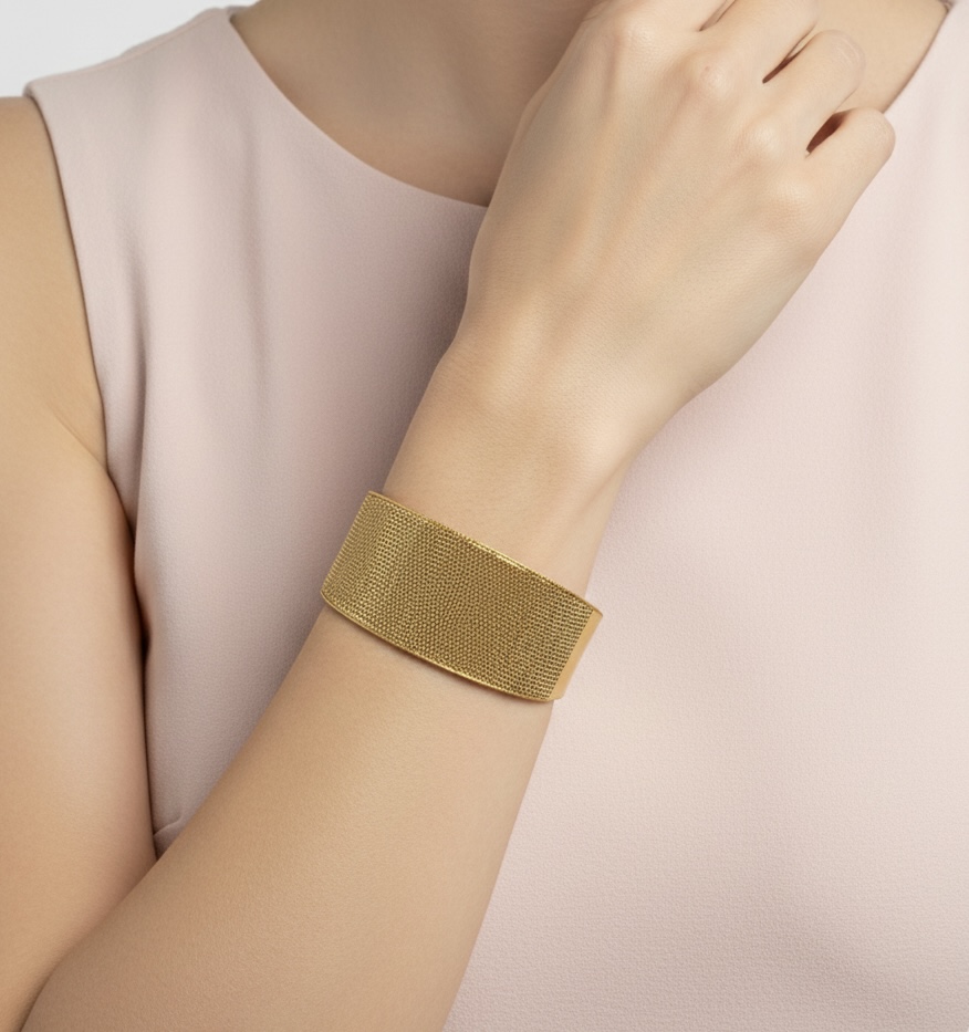 STELLAR BANGLE MEDIUM GOLD